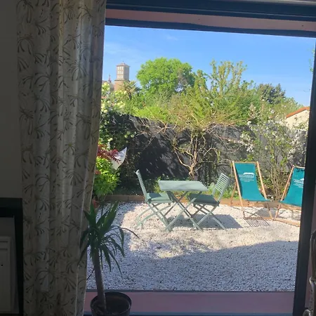 Apartmán Calme Avec Jardin Et Proche De L'aeroport *